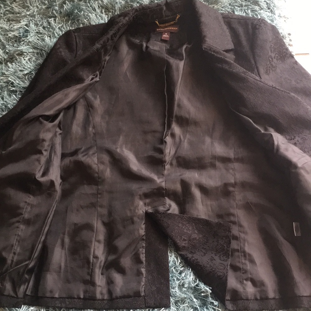 Blazer - Picture 2 of 3